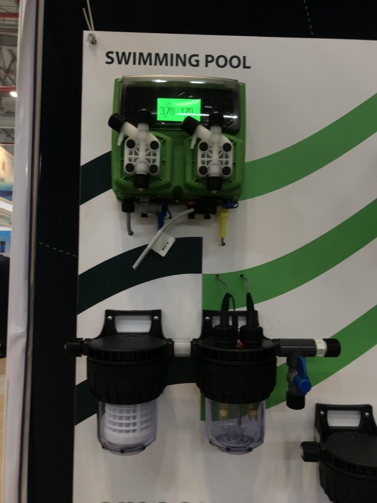 Bộ châm hóa chất Clo-pH tự động Emec WDPHRH công suất 10l/h cho bể bơi