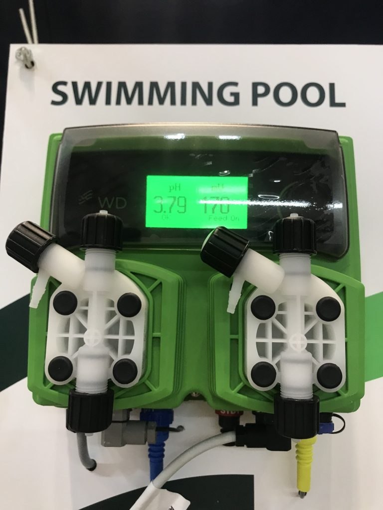 Bơm định lượng tích hợp màn hình điều khiển LCD - Emec